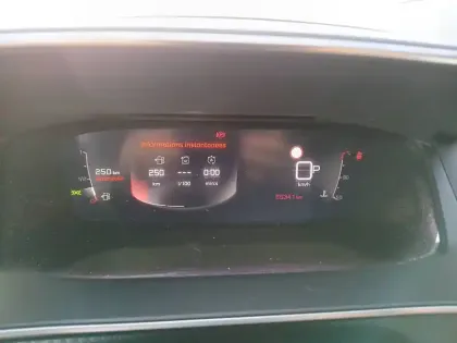 Photo 11 Peugeot 2008  PureTech 130 S&S EAT8