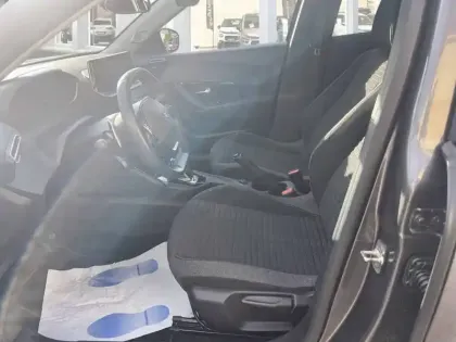 Photo 8 Peugeot 2008  PureTech 130 S&S EAT8