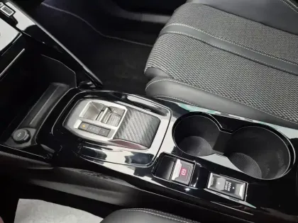 Photo 12 Peugeot 2008  BlueHDi 130 S&S EAT8