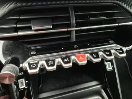 Photo 14 Peugeot 2008  BlueHDi 130 S&S EAT8