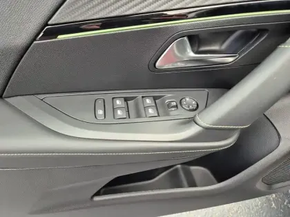 Photo 21 Peugeot 2008  BlueHDi 130 S&S EAT8