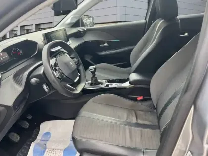 Photo 8 Peugeot 208  PureTech 100 S&S BVM6