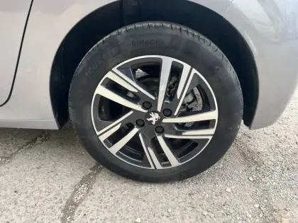 Photo 10 Peugeot 208  PureTech 100 S&S BVM6