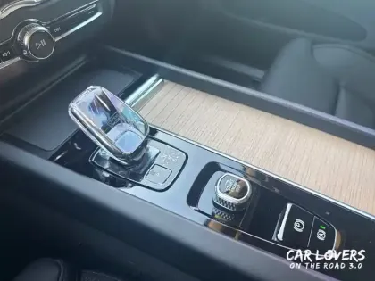 Photo 12 Volvo Xc60  T6 AWD Hybride rechargeable 253 ch+145 ch Geartronic 8