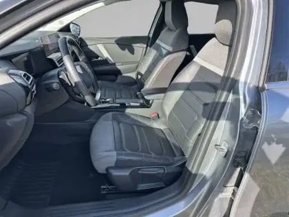 Photo 10 Citroën C4  PureTech 130 S&S EAT8