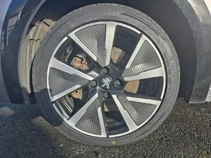 Photo 12 Peugeot 208  Electrique 50 kWh 136ch