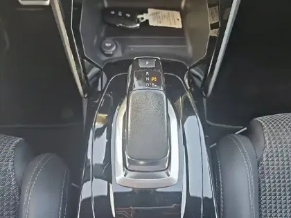 Photo 13 Peugeot 208  Electrique 50 kWh 136ch