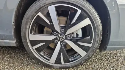 Photo 8 Volkswagen Golf  1.5 eHybrid 204 DSG6