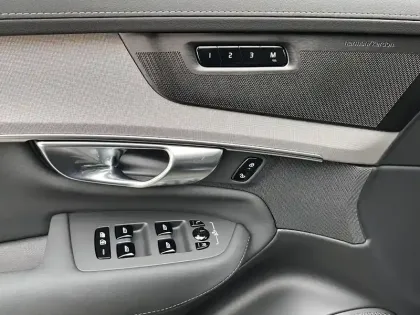 Photo 13 Volvo Xc90  T8 AWD Hybride Rechargeable 455 ch Geartronic 8 7pl