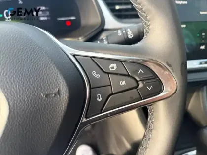 Photo 21 Renault Captur  E-Tech full hybrid 145 ch