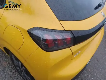 Photo 16 Peugeot 208  PureTech 75 S&S BVM5