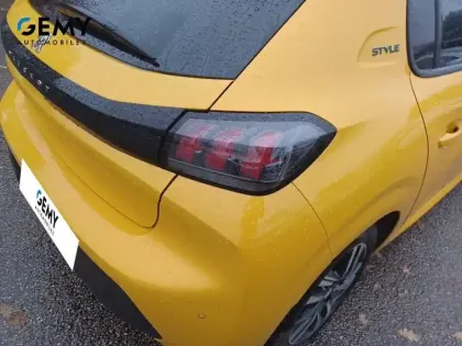 Photo 15 Peugeot 208  PureTech 75 S&S BVM5