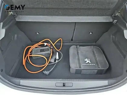Photo 5 Peugeot 208  Electrique 50 kWh 136ch