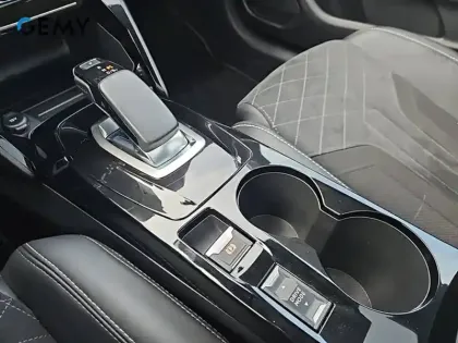 Photo 31 Peugeot 208  Electrique 50 kWh 136ch