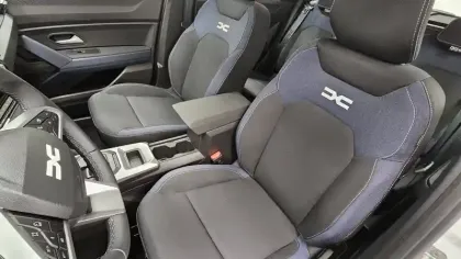 Photo 83 Dacia Bigster  Hybrid 155