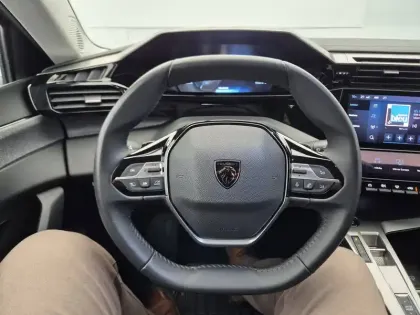 Photo 30 Peugeot 308  BlueHDi 130ch S&S EAT8