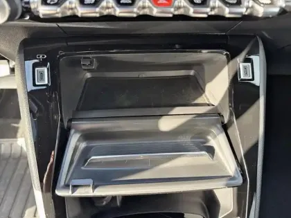 Photo 17 Peugeot 2008  100 S&S BVM6 Allure