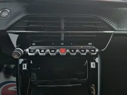 Photo 12 Peugeot 2008  PureTech 100 S&S BVM6 Allure