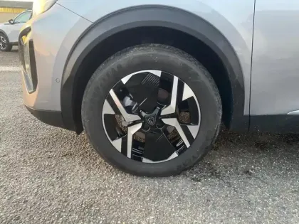 Photo 14 Peugeot 2008  PureTech 100 S&S BVM6 Allure