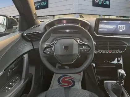 Photo 11 Peugeot 2008  PureTech 100 S&S BVM6 Allure