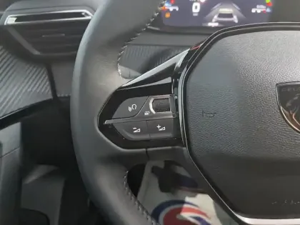 Photo 18 Peugeot 2008  PureTech 100 S&S BVM6 Allure