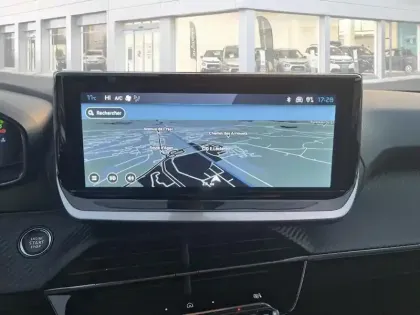 Photo 10 Peugeot 2008  PureTech 100 S&S BVM6 Allure