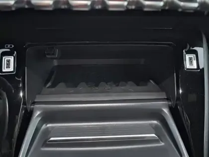 Photo 6 Peugeot 2008  PureTech 100 S&S BVM6 Allure