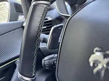 Photo 16 Peugeot 2008  BlueHDi 130 S&S EAT8 GT