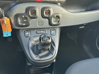 Photo 23 Fiat Panda  1.0 70 ch Hybrid BSG S/S Cross
