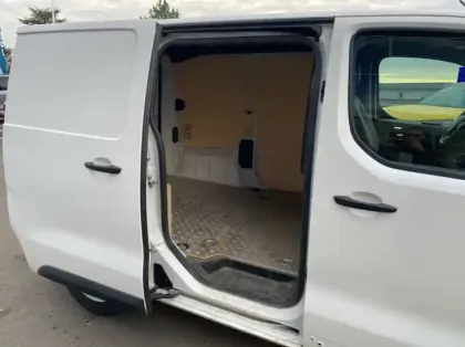 Photo 8 Peugeot Expert Fourgon Fg Compact 1.6 BlueHDi 95ch Pro