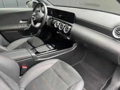 Photo 25 Mercedes Classe A 250 e Hybrid EQ AMG Line