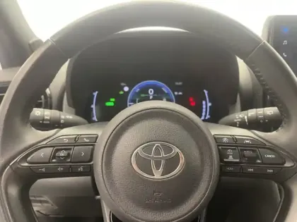 Photo 15 Toyota Yaris Hybride 1.5 HYBRID 116H DESIGN