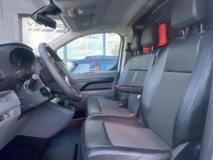 Photo 33 Peugeot Expert III 2.0 BLUEHDI 120 S&S STANDARD Asphalt