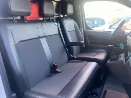 Photo 12 Peugeot Expert III 2.0 BLUEHDI 120 S&S STANDARD Asphalt