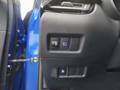 Photo 15 Toyota C-HR 1.8 Hybride 122 Edition