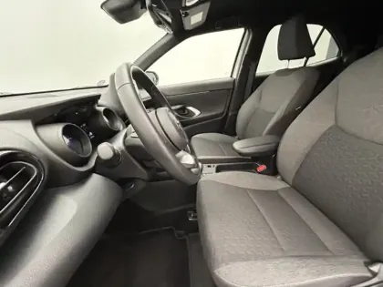 Photo 18 Toyota Yaris Hybride 1.5 HYBRID 116H DESIGN