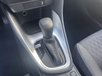 Photo 16 Toyota Yaris Hybride 116h Dynamic Business