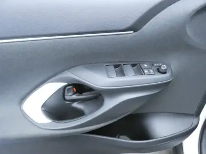 Photo 18 Toyota Yaris Hybride 1.5 HYBRID 116H DYNAMIC AUTO