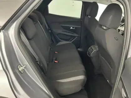 Photo 25 Peugeot 3008 1.2 PureTech 130ch Style EAT8 + Ecran 10