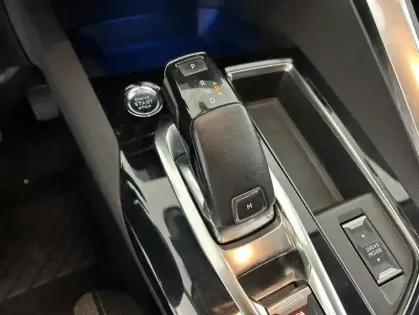 Photo 20 Peugeot 3008 1.2 PureTech 130ch Style EAT8 + Ecran 10