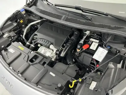 Photo 22 Peugeot 3008 1.2 PureTech 130ch Style EAT8 + Ecran 10