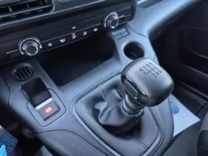 Photo 19 Peugeot Partner III PURETECH 110 S&S STANDARD 1000KG PREMIUM