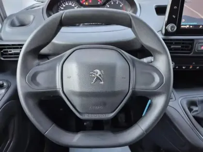 Photo 10 Peugeot Partner III PURETECH 110 S&S STANDARD 1000KG PREMIUM