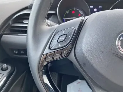 Photo 16 Toyota C-HR 2.0 Hybride 184ch Design Ultimate E-CVT