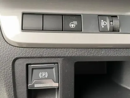 Photo 18 Peugeot Expert III M Diesel 180 ch Automatique Tech Edition