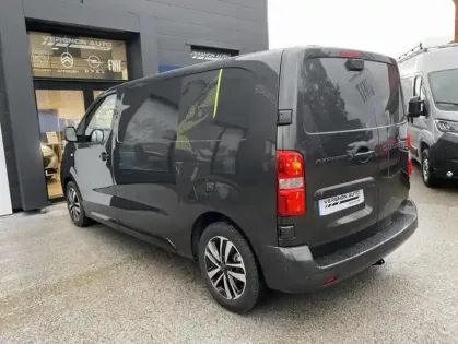 Photo 31 Peugeot Expert III M Diesel 180 ch Automatique Tech Edition