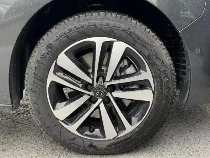 Photo 23 Peugeot Expert III M Diesel 180 ch Automatique Tech Edition