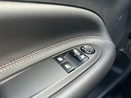 Photo 11 DS DS 3  PureTech 110ch Performance Line Automatique