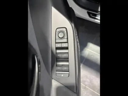 Photo 13 Toyota C-HR  2.0 Hybride 200ch Collection NG23