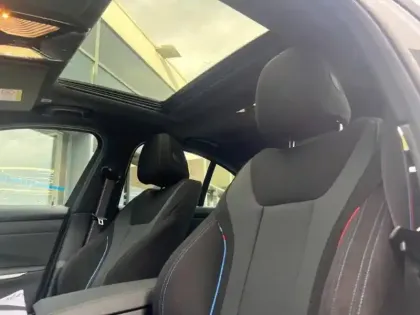 Photo 10 BMW Serie 3 Série 3 330eA xDrive 292ch M Sport